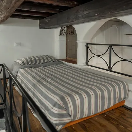 Domus Capocci - Rione Monti * Rom