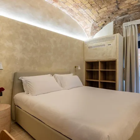 Trastevere Urbes Collection * Rome