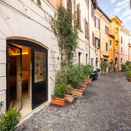 Trastevere Urbes Collection Rome