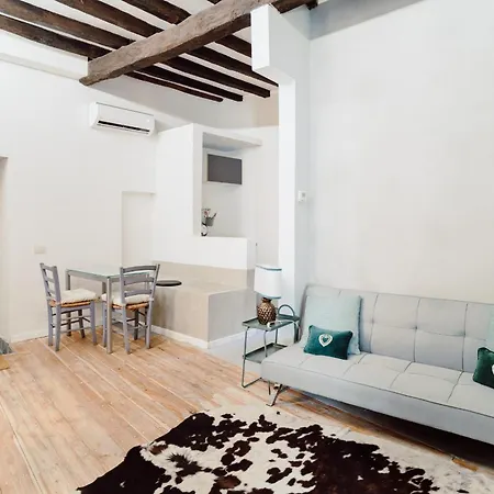 Monti Urban Loft Apartment *