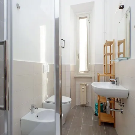 Apartment New Comfortable 2 Bedroom Della Vittoria By Halldis