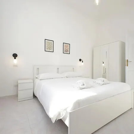 Apartment New Comfortable 2 Bedroom Della Vittoria By Halldis *