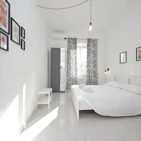 New Comfortable 2 Bedroom Della Vittoria By Halldis Apartment *