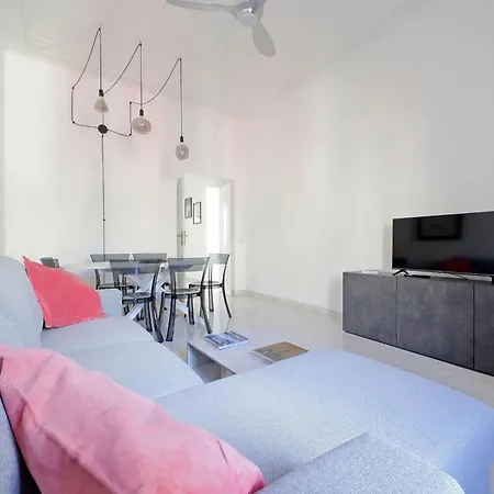 Apartment New Comfortable 2 Bedroom Della Vittoria By Halldis