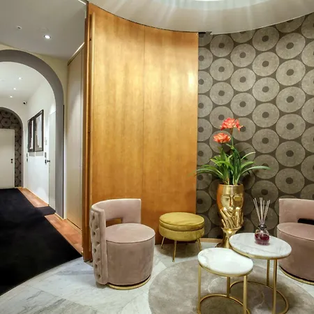 Condotti Boutique 4*