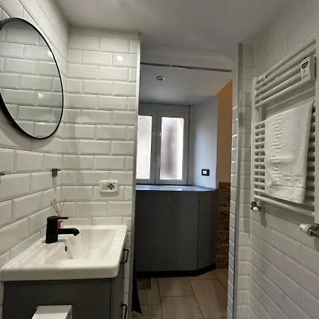 Nerones 55 Civic A Apartment *