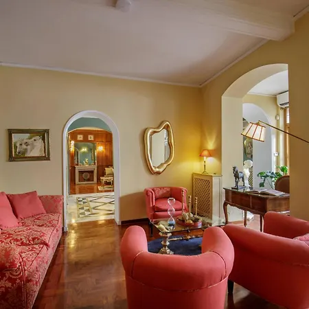 Condotti Boutique Hotel