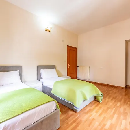 Bed & Breakfast Raiyan *