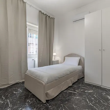 New - Elegant, Modern With Terrace Rome