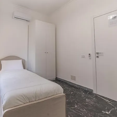 New - Elegant, Modern With Terrace *