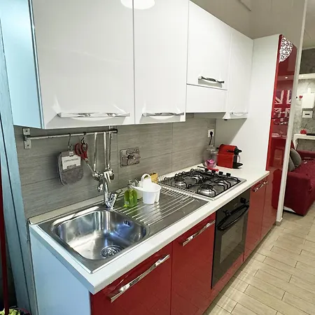 Metro B - Crimson Chic Eleganza Romana *