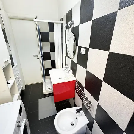 Apartment Metro B - Crimson Chic Eleganza Romana Rome