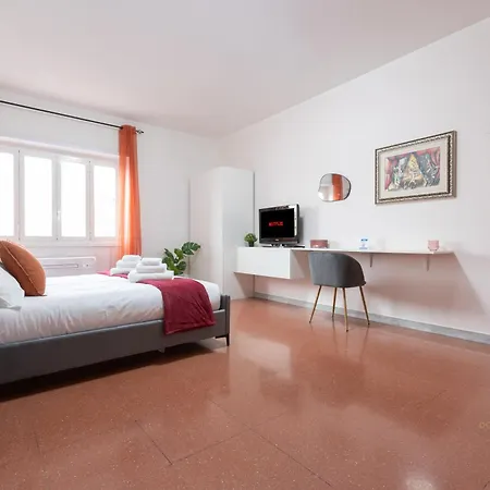 Domvs Clavdia - Metro Station, 8 Min To Center, Roma, 6pax, A-c Apartmán Řím