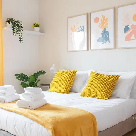 Apartmán Domvs Clavdia - Metro Station, 8 Min To Center, Roma, 6pax, A-c *