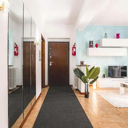 Apartment Domus Rosaria Rome