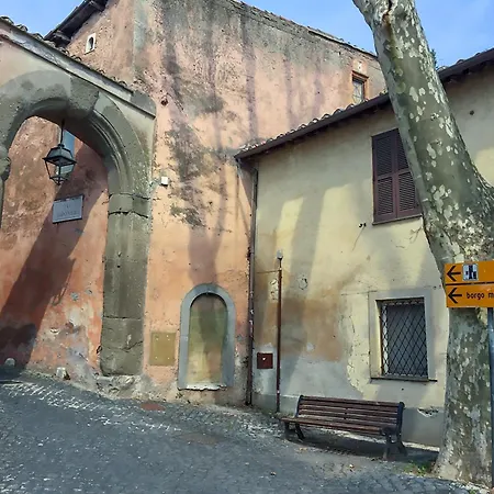 Nel Borgo * Rome