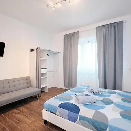 New Gens Iulia 2 Min Da Stazione Trastevere Apartment *