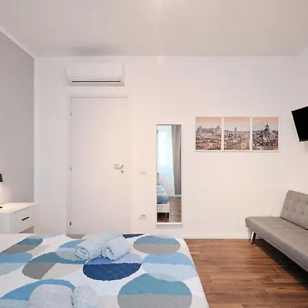 Apartment New Gens Iulia 2 Min Da Stazione Trastevere *