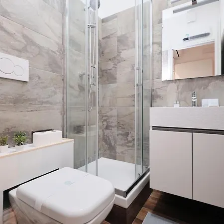 Apartment New Gens Iulia 2 Min Da Stazione Trastevere *