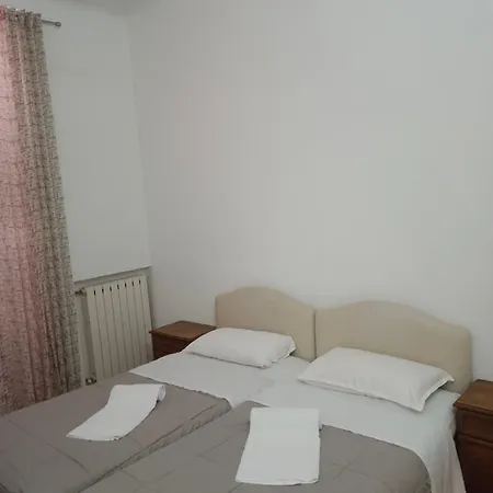 Niam House Volturno * Rome