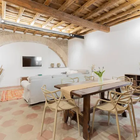 Trilussa Spacious Apartment Rome