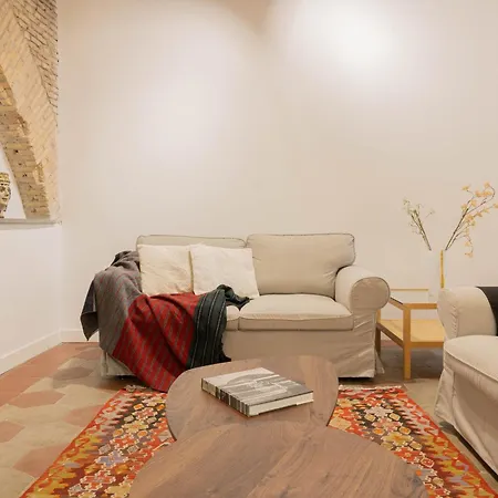 Apartment Trilussa Spacious Rome