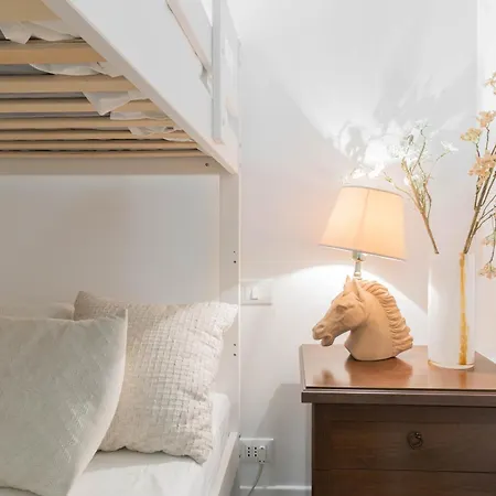 Apartment Trilussa Spacious Rome