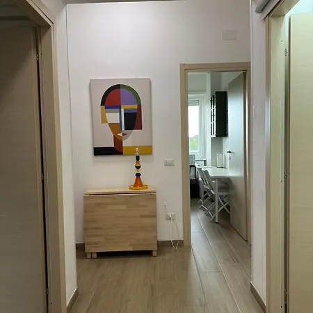Apartamento Grazioso Tiburtina - 3 Bedrooms Roma