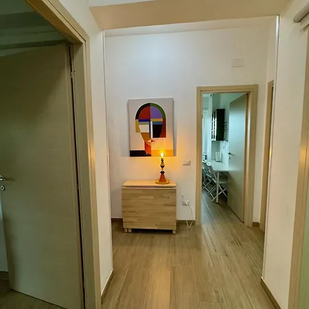 Apartamento Grazioso Tiburtina - 3 Bedrooms Roma