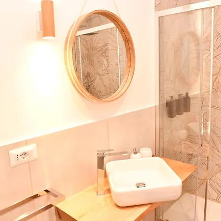 Nest House Bed & Breakfast *