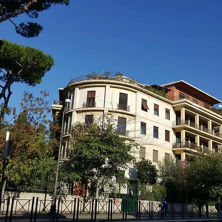 Bonne Nuit Bed & Breakfast 2*