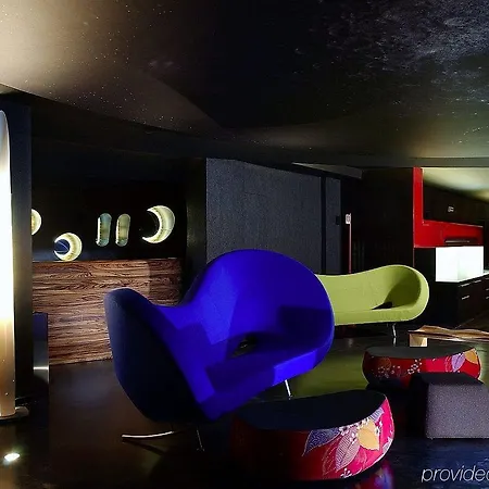 Black Hotel