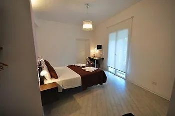 First Floor Affittacamere