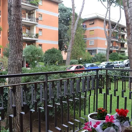 Apartman White & Grey House