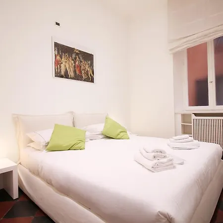 Spanish Steps Art Apartment Rome