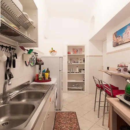 Simon's Place Apartment