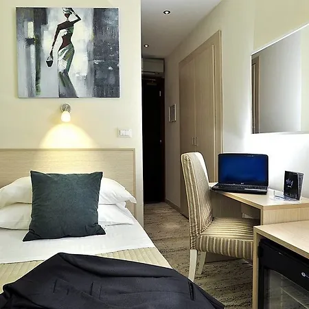 Scott House Hotel 3*