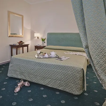 Napoleon 4* Ρώμη