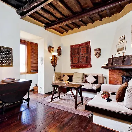 Vicolo Del Cinque Penthouse | Romeloft *