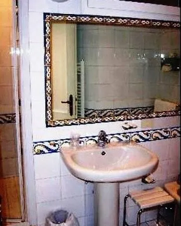 Hotel Teatro Di Pompeo 3*