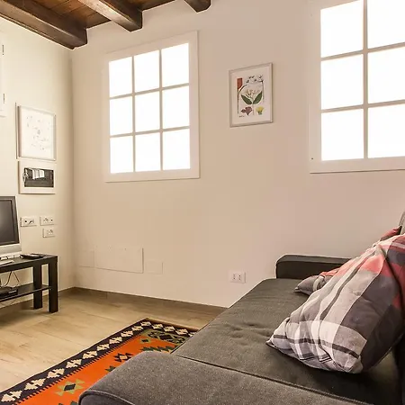 In Trastevere White Apartment Rome