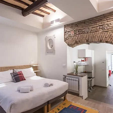 In Trastevere White Apartment Rome