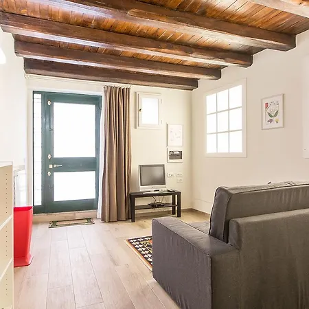 In Trastevere White Apartment