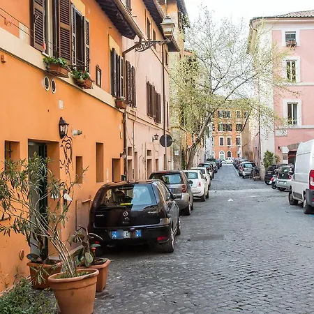 Apartment In Trastevere White *
