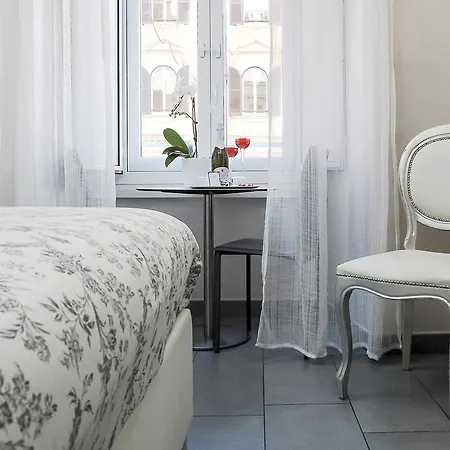 Relais Cavour Couette-café 2*