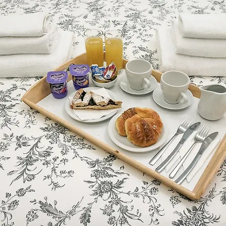 Relais Cavour Couette-café 2*