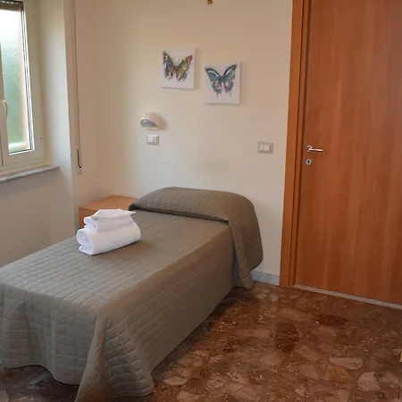 Madre Chiara Domus Guest house
