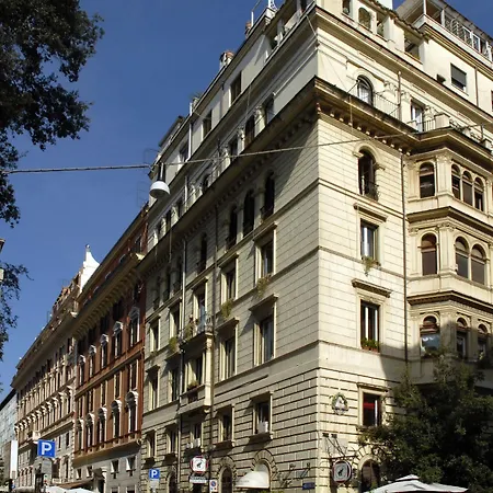 Hotel Aurora