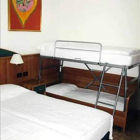 Hostel Yellowsquare