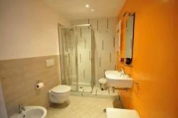 First Floor Affittacamere